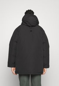 Carhartt WIP Parka - black