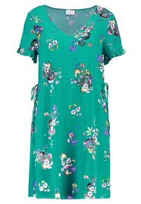 Blumenkleid in Grün mit kurzen Ärmeln, V-Ausschnitt und seitlichen Bindebändern. Es hat verschiedene farbige Blumenmuster und ist aus einem weichen, leichten Stoff gefertigt.