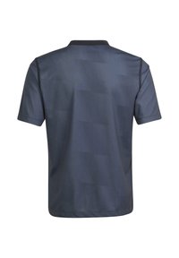 Polo a maniche corte blu navy con un motivo testurizzato, colletto nero a contrasto e dettagli cuciti sulle spalle e ai lati.