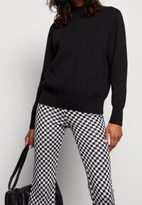 Monki Sweter