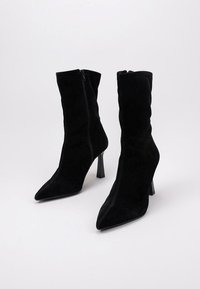 LIMMA VIETNAM - Botines - black