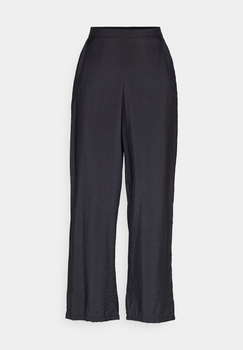 Zwarte, hooggeplooide wijde broek van gladde stof, met een rechte silhouet en minimalistisch ontwerp zonder zichtbare sluitingen.