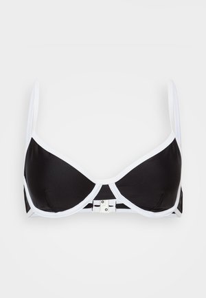 Fekete bikini felső fehér akcentussal. Strukturált kialakítással rendelkezik, állítható pántokkal és elülső csattal záródik. Sima szövet textúrával.