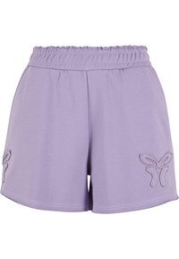 Pantaloni corti in cotone viola con vita elastica, caratterizzati da un ricamo di farfalla sulla gamba sinistra e una texture morbida.