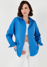 LELA Užsagstoma palaidinė - royal blue