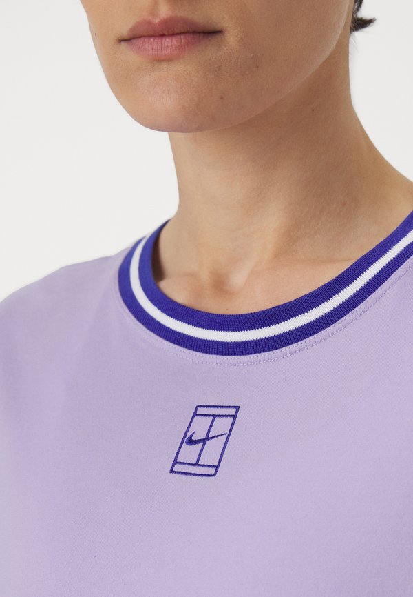 HERITAGE CROP TEE - Sports T-shirt - hydrangeas3