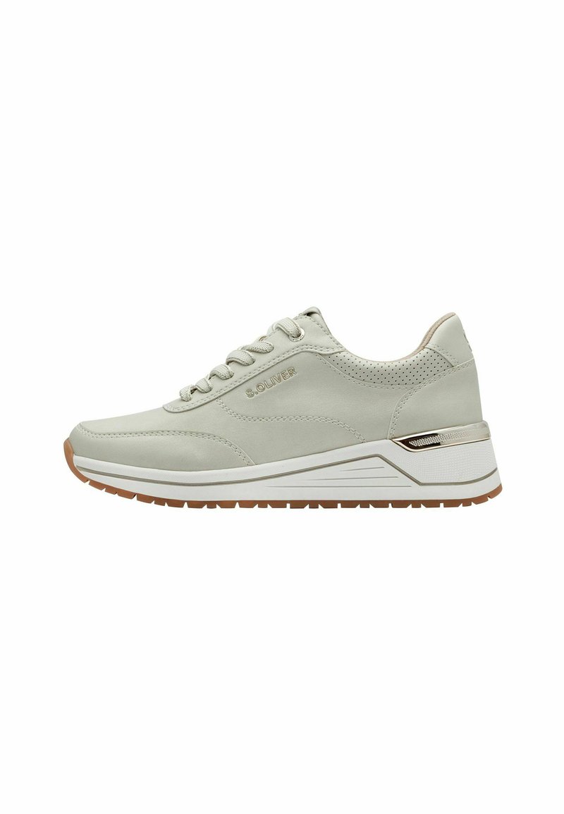 Baskets d'athlétisme gris clair avec une tige en cuir lisse, des accents perforés, des lacets tonal et une semelle contrastante blanche et en gomme avec un accent argenté.