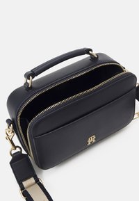 Tommy Hilfiger ICONIC CAMERA BAG - Umhängetasche - space blue