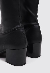 Sandra Fontán Botines - black