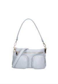 Sac à main en cuir bleu clair avec deux poches avant zippées, ferrures dorées, et à la fois des bandoulières et une sangle traversante.