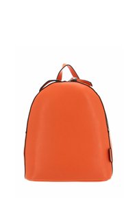 Sac à dos orange avec dessus arrondi, bordure noire, fermeture éclair et une seule bandoulière, sur fond blanc.