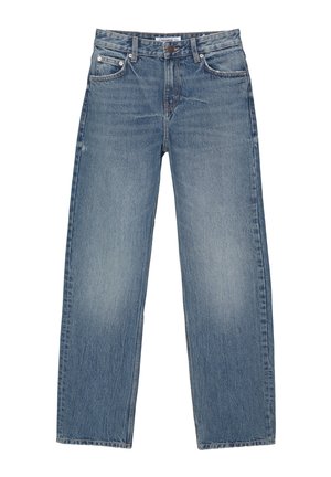 Jeanși din denim albastru deschis, cu un design relaxat și cu picior larg, stil cu cinci buzunare și ușoară decolorare. Închidere cu buton metalic și fermoar.