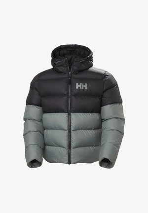 Padded jacket z czarną górą i szarym dołem, z zamkiem z przodu, kapturem i logo na piersi. Gładka struktura i pikowany wzór.