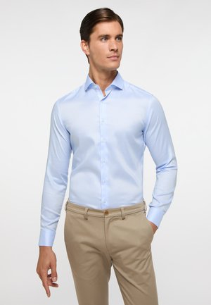 PERFORMANCE SHIRT - SLIM FIT - Hemd - hellblau