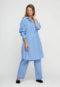 moshi moshi mind RELIEVE STRIPE - Nappali ruha - heaven blue ecru