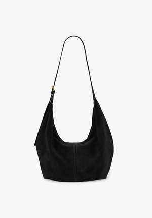 Sac à épaule en daim noir au silhouette décontractée, avec une seule sangle et des détails de couture subtils. Texture lisse et design minimaliste.