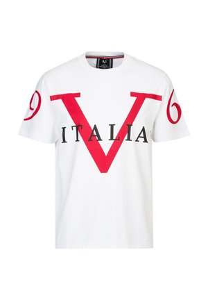 Weißes Baumwoll-T-Shirt mit einem großen roten "V" und dem Text "ITALIA" in Schwarz. Rote Akzente mit der Nummer "9" auf dem linken Ärmels. Klassische Passform.