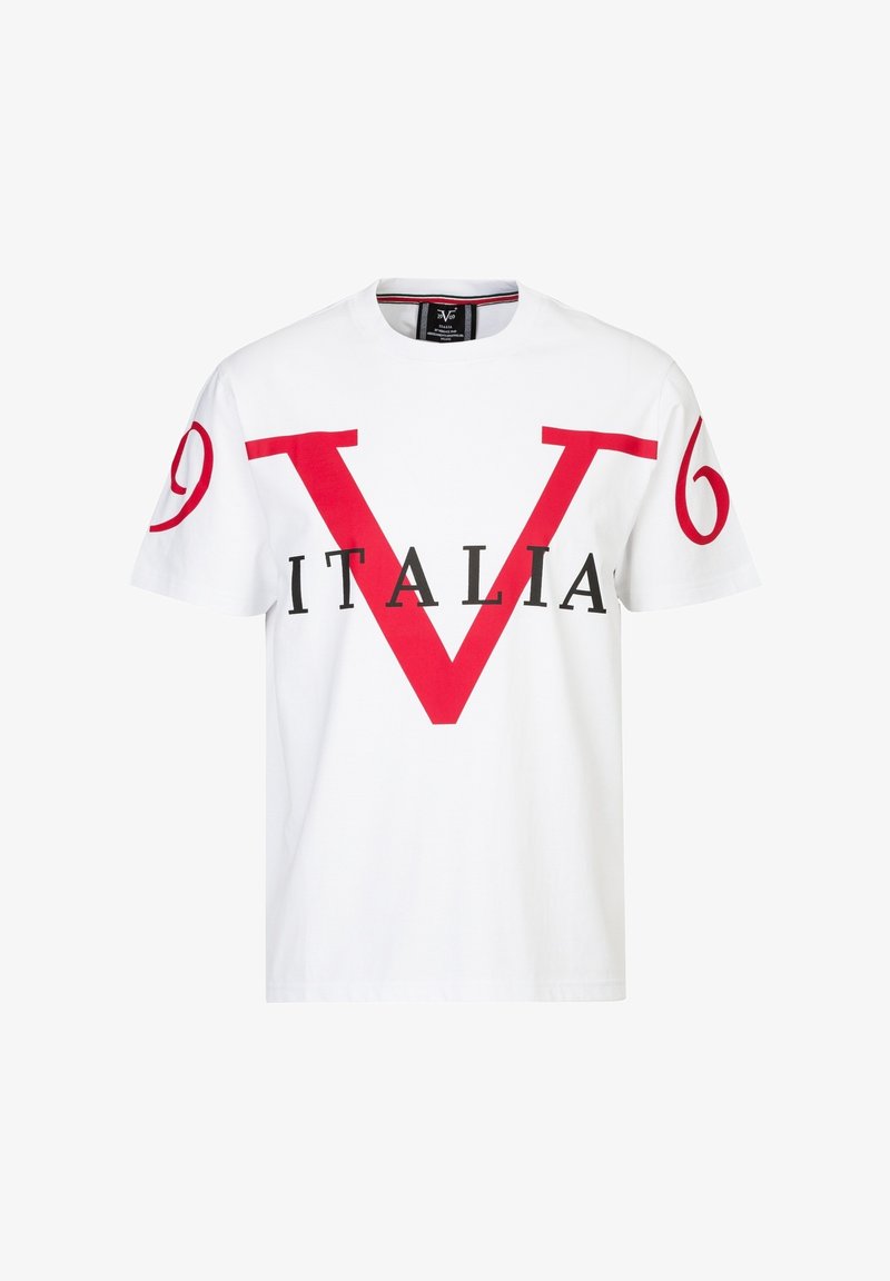 Weißes Baumwoll-T-Shirt mit einem großen roten "V" und dem Text "ITALIA" in Schwarz. Rote Akzente mit der Nummer "9" auf dem linken Ärmels. Klassische Passform.