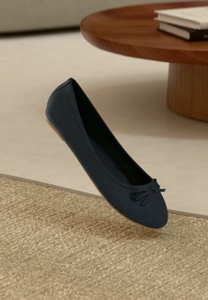 Ballet pumps - teal