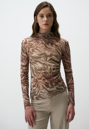 Top a maniche lunghe in tessuto trasparente caratterizzato da un motivo astratto marrone e beige con sottili luccichii e un design a collo alto.