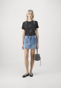 ONLY ONLHARPER LIFE - T-shirt con stampa - black