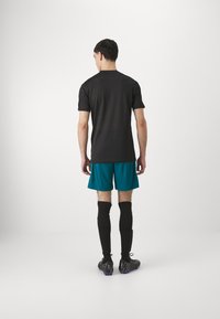 Nike Performance PORTUGAL FPF STRIKE SHORT - Vestuário de equipa nacional - geode teal/kinetic green/sail