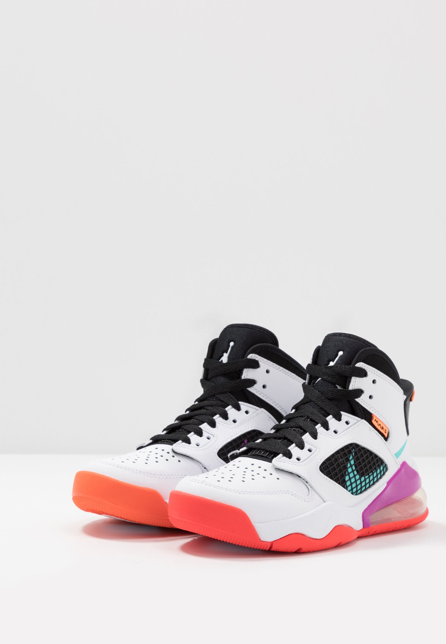 jordan mars 270 white hyper violet