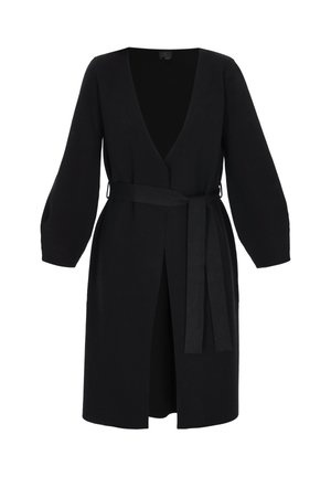 Schwarzes, langärmliges Wickelkleid aus glattem Stoff mit tiefem V-Ausschnitt, einem Gürtel in der Taille und einem schlitz bis zum Oberschenkel vorne.