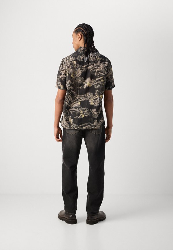 SHIRT HONOLULU RELAXED STRAIGHT FIT WITH LOGO BADGE - Shirt3