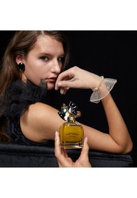 Miniatuurafbeelding 4