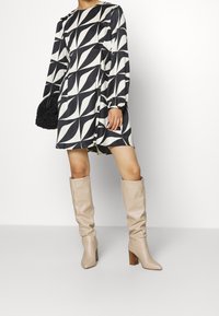 Vero Moda Petite Cocktailklänning - black