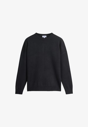 Zwarte gebreide trui met een ronde hals, verlaagde schouders en lange mouwen. Zachte textuur en een relaxte pasvorm, minimalistisch design zonder patronen.