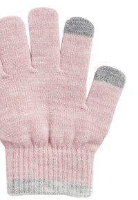Guanti in maglia rosa con polsini a coste, dotati di punte grigie sul pollice e sull'indice. Texture morbida e design a cinque dita.