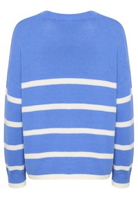 Pull en maille bleu avec des rayures horizontales blanches, un col rond et des manches longues avec des poignets et un ourlet côtelés.