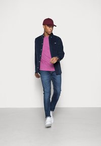 Tommy Jeans SLIM JASPE CREW NECK - T-shirt básica - autumn plum