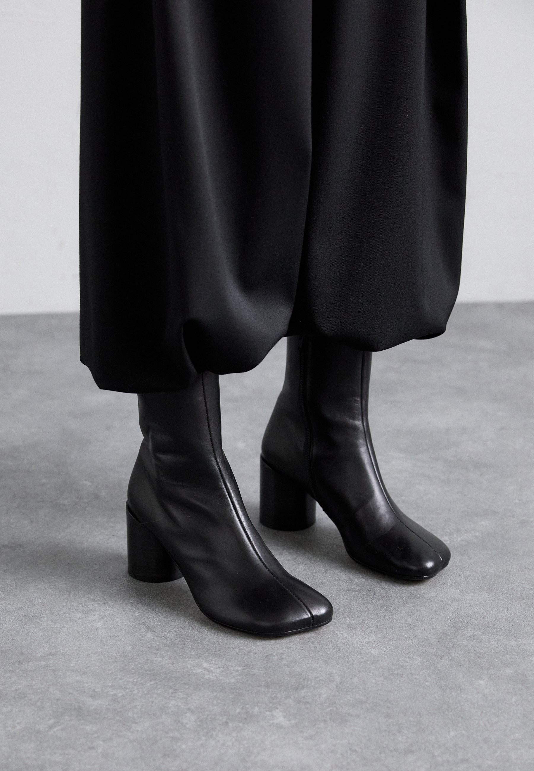 MM6 Maison Margiela BOOT - Classic ankle boots - black - Zalando 