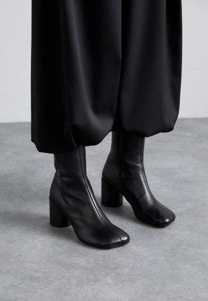 MM6 Maison Margiela Klasični gležnjarji - black