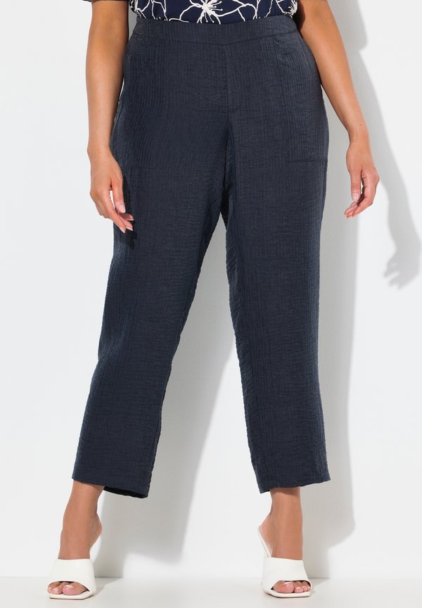 TEXTURED COMFORT WAIST  - Stoffhose - marine
