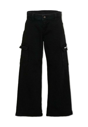 Czarne, szerokie spodnie typu cargo z bocznymi klapkami kieszeni i zapięciem na guziki w pasie, wykonane z denimu.