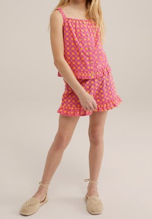 WE Fashion, Short - mottled light pink