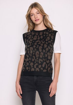 Sweater mit schwarzem und braunem Leopardenmuster, kurzen weißen Ärmeln und geripptem Ausschnitt. Weicher Stoff, cropped Design und lockere Passform.
