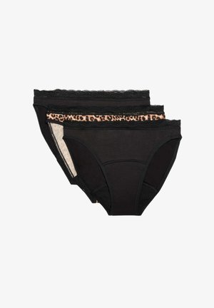 Tres pares de ropa interior femenina: dos en algodón negro sólido con encaje, y uno con un acento de estampado de leopardo a lo largo de la cinturilla.