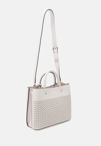 Guess MERIDIAN GIRLFRIEND SATCHEL - Kézitáska - white