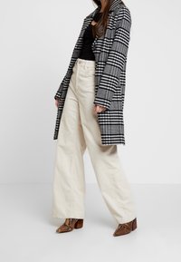 Hollister Co. Cappotto classico - black