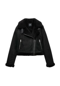 Giacca nera in finta pelliccia shearling con design corto, colletto spesso, tasche con zip e dettagli in pelle. Tessuto morbido e costruzione robusta.