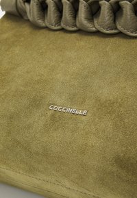 Coccinelle BOHEME - Ručna torba - laurel green