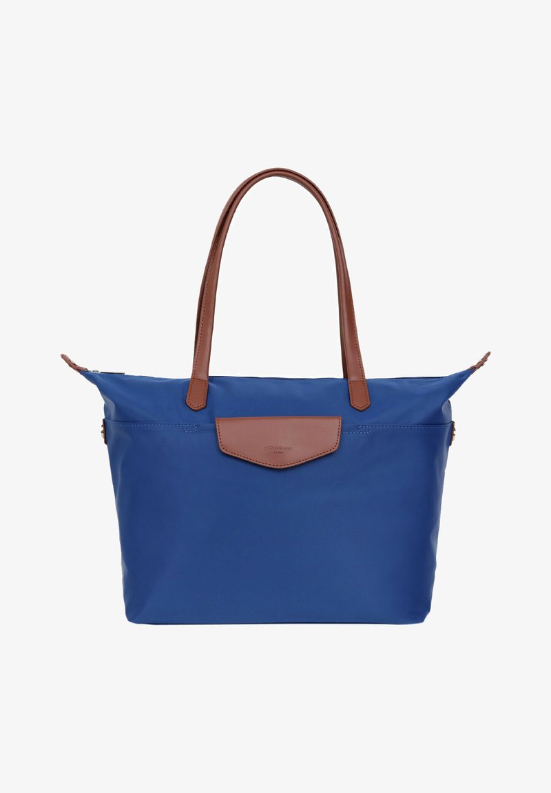 Borsa tote in nylon blu con manici in pelle marrone e chiusura a pattina. Texture liscia, design spazioso, presenta un accento in pelle con marchio.