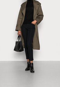GANT Trui - black
