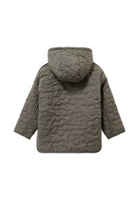 Gevoerde capuchonjas in olijfgroen, met een reliëf bloemenpatroon, lange mouwen en een rechte zoom. Zacht, gevoerd textuur.