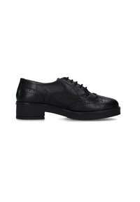Scarpe in pelle nera con tacco basso a blocco, caratterizzate da dettagli perforati decorativi e un design classico con lacci. Texture liscia.